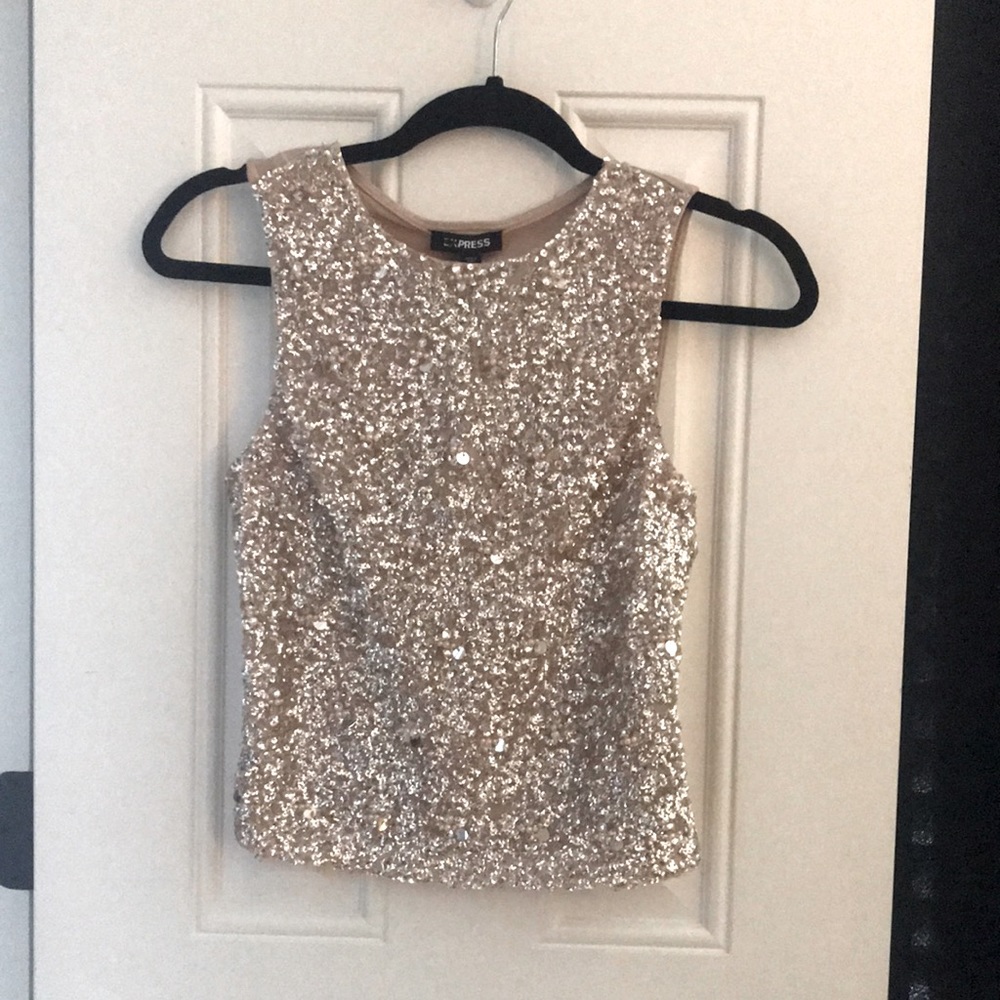 Express sequence sleeveless top